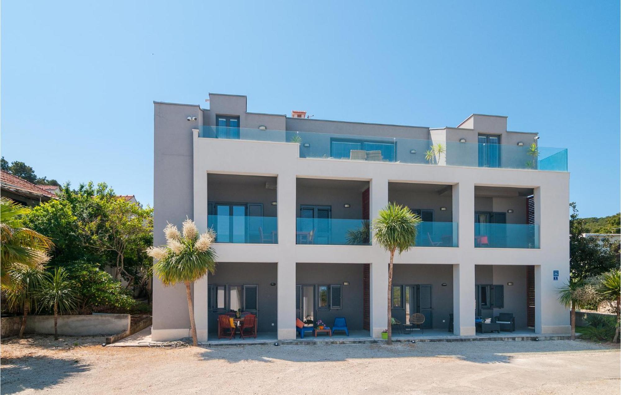 Appartement 2 Bedroom Amazing In *